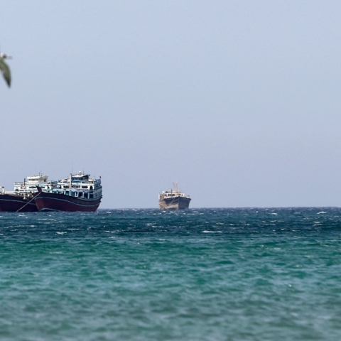 Αμερικανική στρατιωτική προστασία σε πλοία που περνούν τα Στενά του Ορμούζ