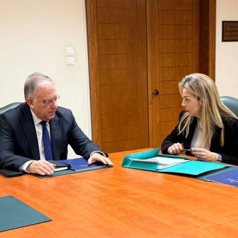 Ο Τάκης Θεοδωρικάκος με τη Δέσποινα Τσαγγάρη