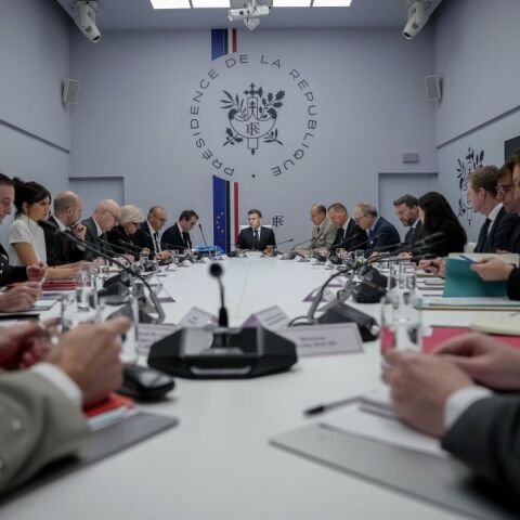 To συμβούλιο Εθνικής Άμυνας και Ασφάλειας της Γαλλικής Δημοκρατίας, με επικεφαλής τον Εμανουέλ Μακρόν