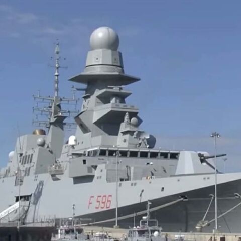 Η ιταλική φρεγάτα «Federico Martinengo»