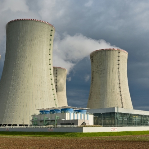 Πυρηνικo εργοστάσιο