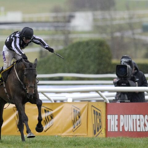 Τσέλτεναμ: Τέσσερις θάνατοι αλόγων στο μεγαλύτερο φεστιβάλ ιπποδρομιών της Βρετανίας