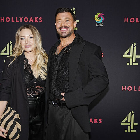 H Ρίτα Σάιμονς προχωρά σε μείωση στήθους για να ανακουφίσει τον πόνο από τη σκολίωση