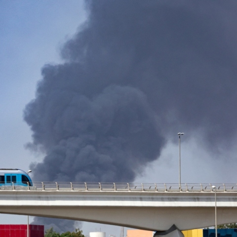 Ντουμπάι, εκρξη, καπνοι