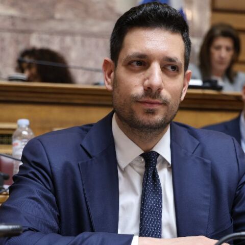 Κυρανάκης: Ο Θ. Λυμπερόπουλος εκπροσωπεί εισαγωγείς οχημάτων εσωτερικής καύσης και «μαντράδων»