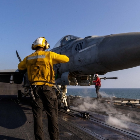 αεροσκαφος σε αεροπλανοφορο