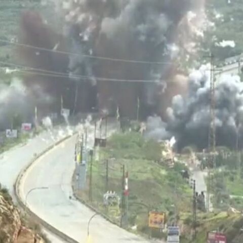 Βομβαρδισμός της γέφυρας στον ποταμό Λιτάνι στο Νότιο Λίβανο