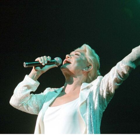 Πέθανε η μεγάλη τραγουδίστρια Μαρινέλλα σε ηλικία 87 ετών