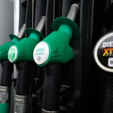 FT: Καύσιμα με το δελτίο εξετάζει η Ευρωπαϊκή Ένωση