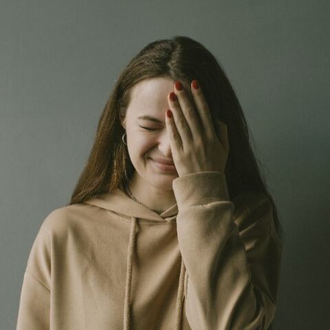 Το μυστικό για να μην νιώθεις αμήχανα – και δεν είναι αυτό που νομίζεις