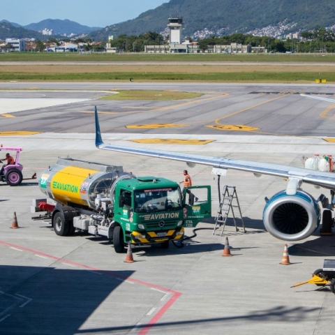 Αύξηση στις τιμές των αεροπορικών εισιτηρίων λόγω έλλειψης καυσίμων, προειδοποιεί η ΙΑΤΑ