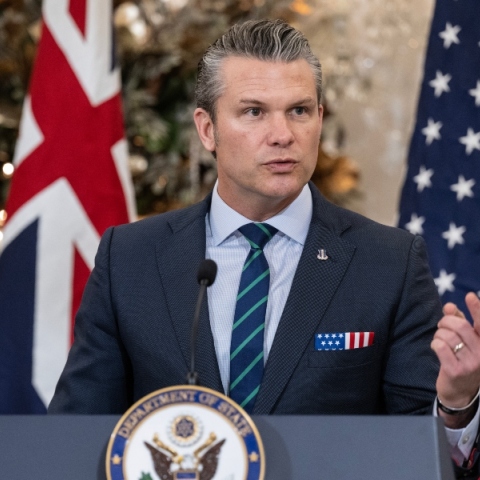 Χέγκσεθ: Το Ιράν δεν θα αποκτήσει πυρηνικά - Μπορούμε να το κάνουμε με τον καλό ή με τον δύσκολο τρόπο