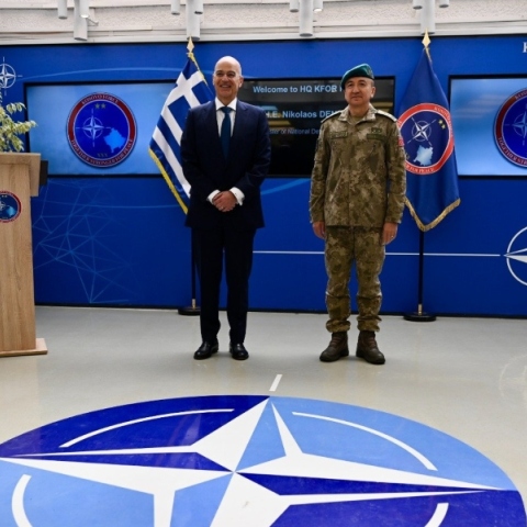 Στο Κόσοβο ο Νίκος Δένδιας για να επισκεφθεί την Ελληνική Δύναμη Κοσσυφοπεδίου