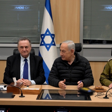 Το Ισραήλ υπόσχεται ακόμα πιο επώδυνα πλήγματα αν το Ιράν απορρίψει την αμερικανική πρόταση