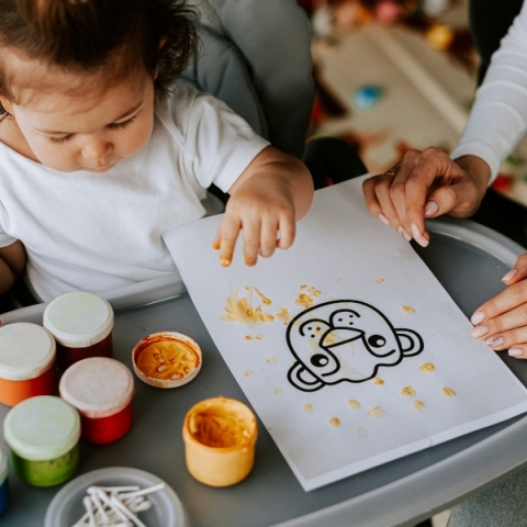 Ανοίγουν οι αιτήσεις για τις Νταντάδες της Γειτονιάς- Δέκα ερωταπαντήσεις για το πρόγραμμα