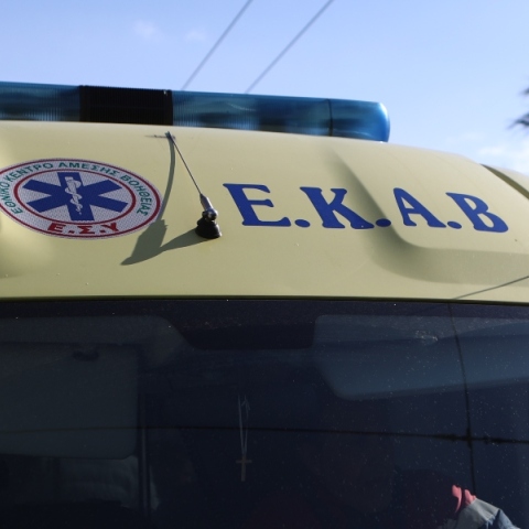 Τραγωδία στη Νεμέα - Αυτοκίνητο καρφώθηκε σε κολώνα, νεκρή η οδηγός