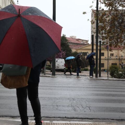 Από απόψε χαλάει ο καιρός: Βροχές και πτώση τις θερμοκρασίας - Τι ισχύει στην Αττική
