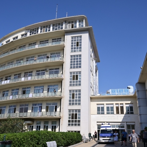 Αποσωληνώθηκε η 16χρονη που παρασύρθηκε από τον ανήλικο στη Λιοσίων