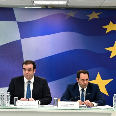 Νέα μέτρα στήριξης: Ο Πιερρακάκης εξειδίκευσε το πακέτο των 8 μέτρων που ανακοίνωσε ο πρωθυπουργός