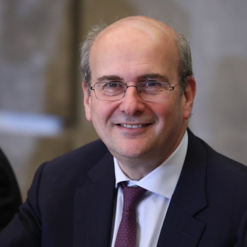 Χατζηδάκης: Μειώσεις φόρων και στήριξη ευάλωτων η κατεύθυνση της κυβέρνησης 