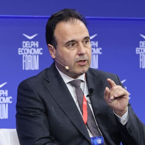 Παπαστεργίου από Φόρουμ Δελφών: Πρέπει να τελειώνουμε με την ανωνυμία στο διαδίκτυο