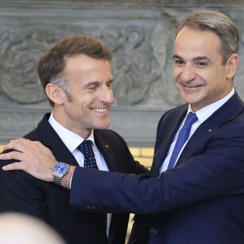 Μακρόν - Μητσοτάκης: «Μπετόν-αρμέ» η ρήτρα αμοιβαίας συνδρομής Ελλάδας–Γαλλίας