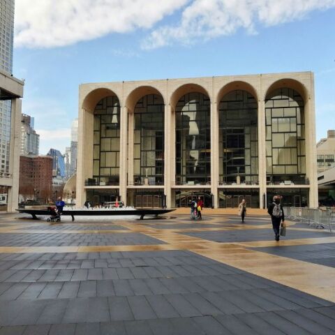 Καταρρέει συμφωνία της Μητροπολιτικής Όπερας Νέας Υόρκης με τη Σαουδική Αραβία λόγω πολέμου στο Ιράν