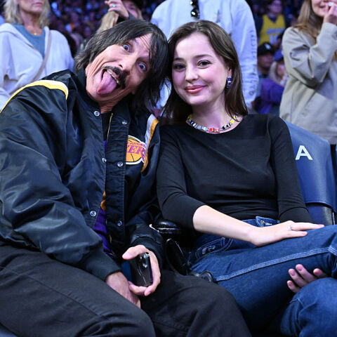 «Δεν είμαι gold digger»: Η Αϊλίν Κέλι απαντά για τη σχέση με τον Άντονι Κίντις των Red Hot Chili Peppers