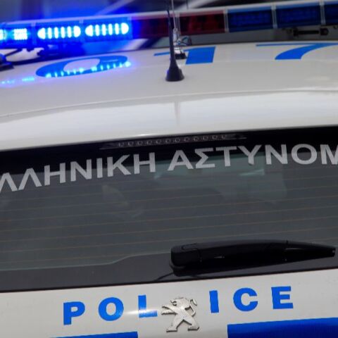 Συνελήφθη αστυνομικός στη Θεσσαλονίκη για σεξουαλική παρενόχληση κρατούμενης κατά τη διάρκεια μεταγωγής