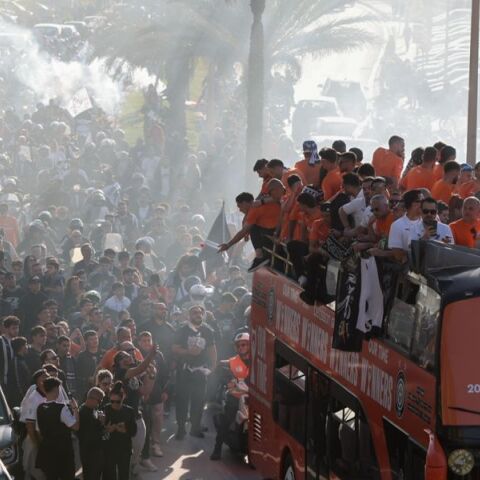 Πανζουρλισμός στο Ηράκλειο για τον κυπελλούχο ΟΦΗ - Απίθανες εικόνες από την Κρήτη