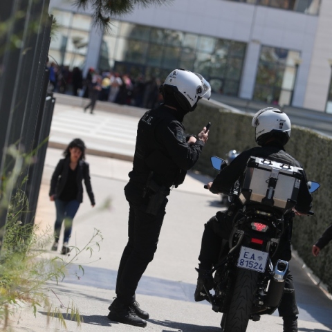 Στη ΓΑΔΑ απολογείται ο 89χρονος μετά τους πυροβολισμούς και την Τετάρτη οδηγείται στον εισαγγελέα