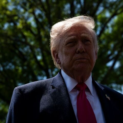 Explainer | Γιατί οι δικαστικές ήττες του Τραμπ δεν ανακόπτουν την εκστρατεία του κατά των ΜΜΕ