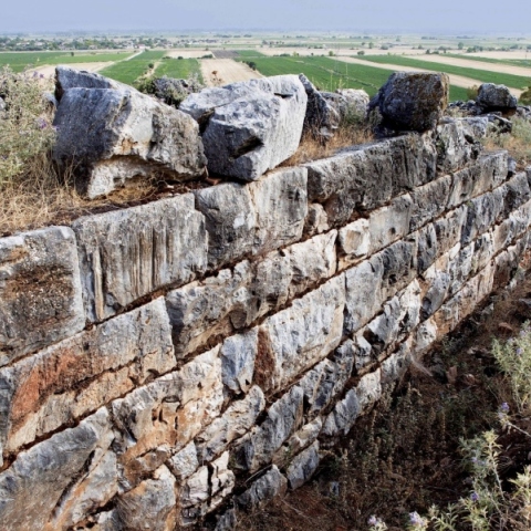 ΥΠΠΟ: Έργα αποκατάστασης και ανάδειξης της ακρόπολης της Αρχαίας Πέλιννας