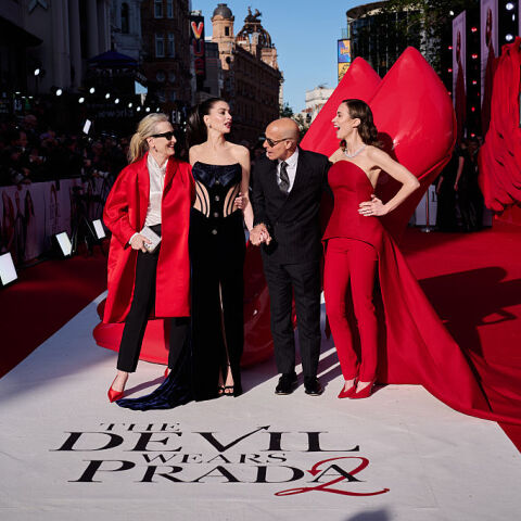 Tomato red: Το κόκκινο χρώμα που θα φορεθεί παντού αυτό το καλοκαίρι