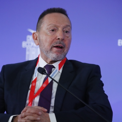 Στουρνάρας: Υπαρκτός ο κίνδυνος ύφεσης στην Ευρωζώνη	