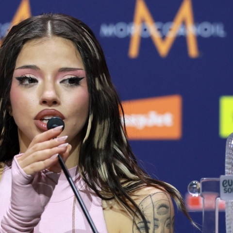 Bangaranga makeup : Πώς να πετύχεις το beuty look της Dara