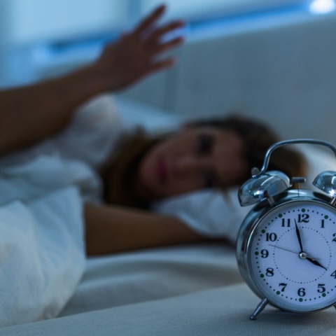 Οι γυναίκες χρειάζονται περισσότερο ύπνο από τους άνδρες, δείχνουν οι έρευνες