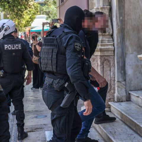 Κρήτη: Προφυλακίστηκαν η μητέρα και ο σύντροφός της για την κακοποίηση της τρίχρονης