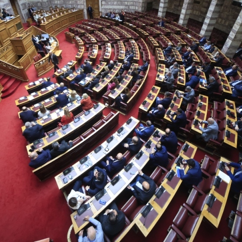 Σε άτυπη αξιωματική αντιπολίτευση αναδεικνύονται οι 40 ανεξάρτητοι βουλευτές