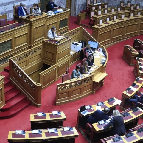 Δημοσκόπηση Metron Analysis: Στο 28,5% η ΝΔ, 15,2% για την ΕΛΑΣ - Εκτός ο ΣΥΡΙΖΑ - Εννιακομματική Βουλή