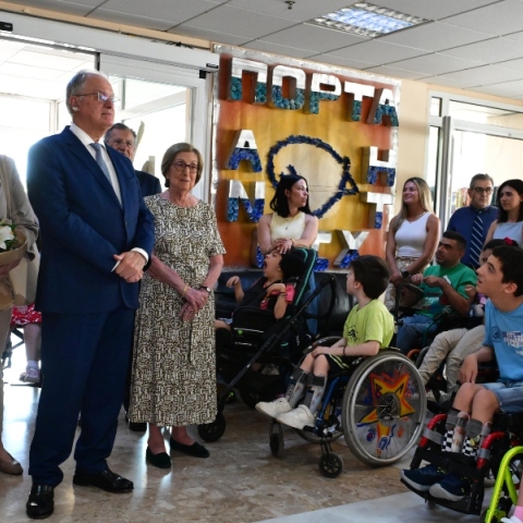 Επίσκεψη Κωνσταντίνου Τασούλα στην Εταιρεία Προστασίας Σπαστικών «Πόρτα Ανοικτή»