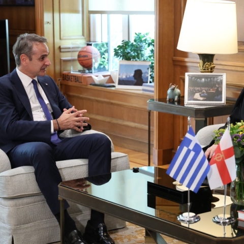 Συνάντηση Μητσοτάκη με τον Πατριάρχη Ιεροσολύμων: Τι ειπώθηκε για επίσκεψη Τραμπ στην Ελλάδα
