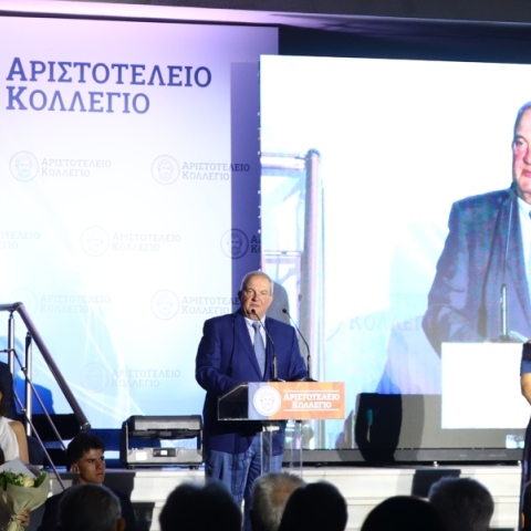 O Κώστας Καραμανλής συμβουλεύει τους νέους: Προσοχή σε όσους είναι ερωτευμένοι με την εξουσία