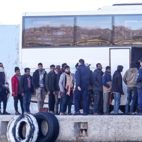 Υπ. Μετανάστευσης: Στις πρώην αποθήκες Σκουλούδη η προσωρινή κλειστή δομή μεταναστών στο Ηράκλειο 