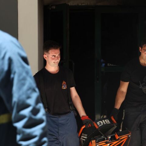 Πώς προκλήθηκε η φωτιά στο ξενοδοχείο στην Ομόνοια - Ένας τραυματίας