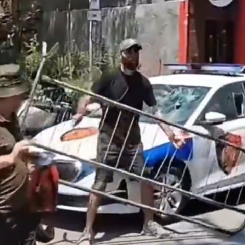 Αλβανία: Συγκρούσεις διαδηλωτών με την αστυνομία έξω από τη Βουλή - Τουλάχιστον 4 τραυματίες 