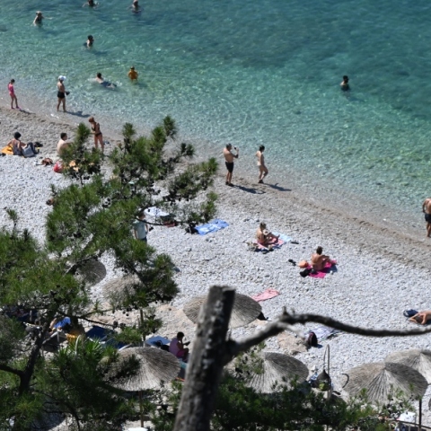 Καιρός: Στους 37 βαθμούς Κελσίου η θερμοκρασία σήμερα – Τοπικές βροχές στα ηπειρωτικά