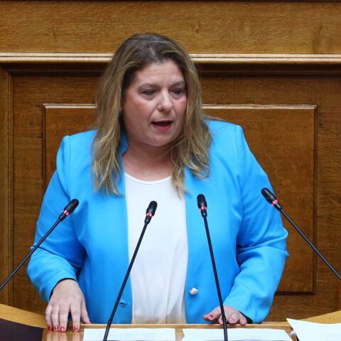 Συρεγγέλα για Κωνσταντοπούλου: Συνεχίζει ακάθεκτη την αντικοινοβουλευτική συμπεριφορά της