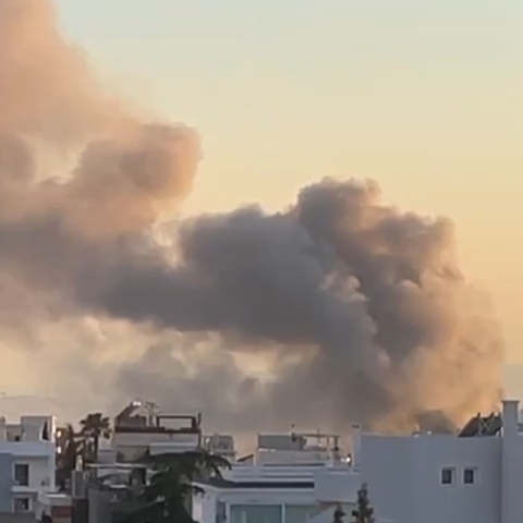 Φωτιά σε κτίριο στο Μητροπολιτικό Πάρκο Γουδή -Επιχειρούν 25 πυροσβέστες