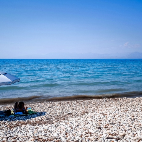 Καιρός αύριο: Έως 37 βαθμούς η θερμοκρασία - Άνεμοι 7 μποφόρ στο Αιγαίο